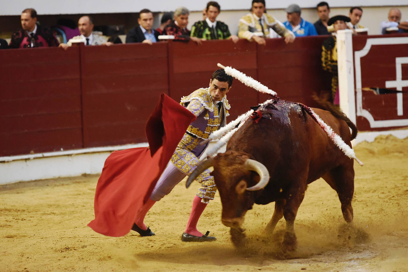 Perera dio una gran tarde de toros y se llevó cuatro orejas; Ponce y Ureña pasearon dos por coleta.