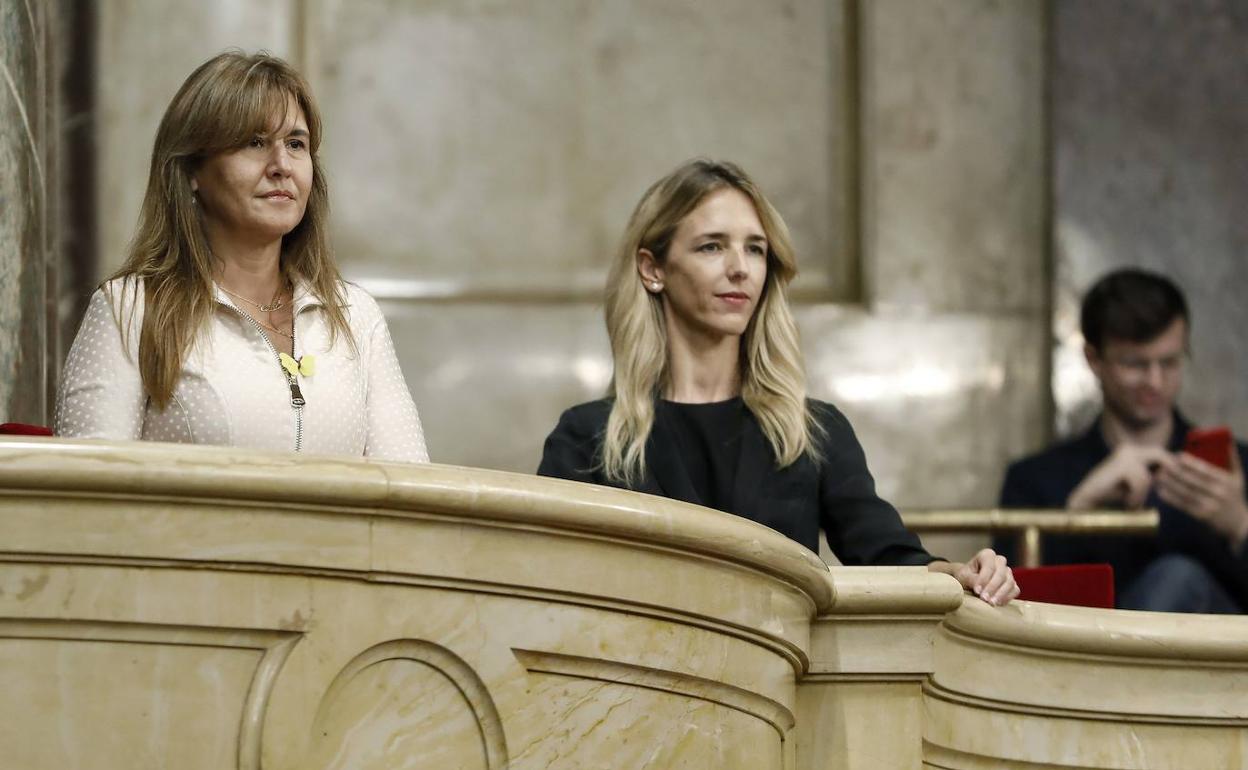 Álvarez de Toledo sigue el debate de política general el 25 de septiembre en el Parlamento catalán. 