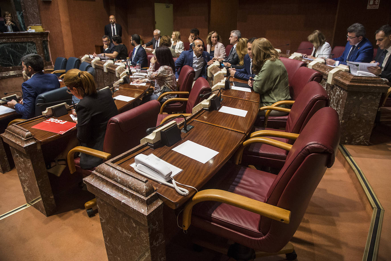 PP, Cs y Vox frenan una moción del PSOE para hacer en 6 meses la norma y basarla en el trabajo parlamentario de la última legislatura 