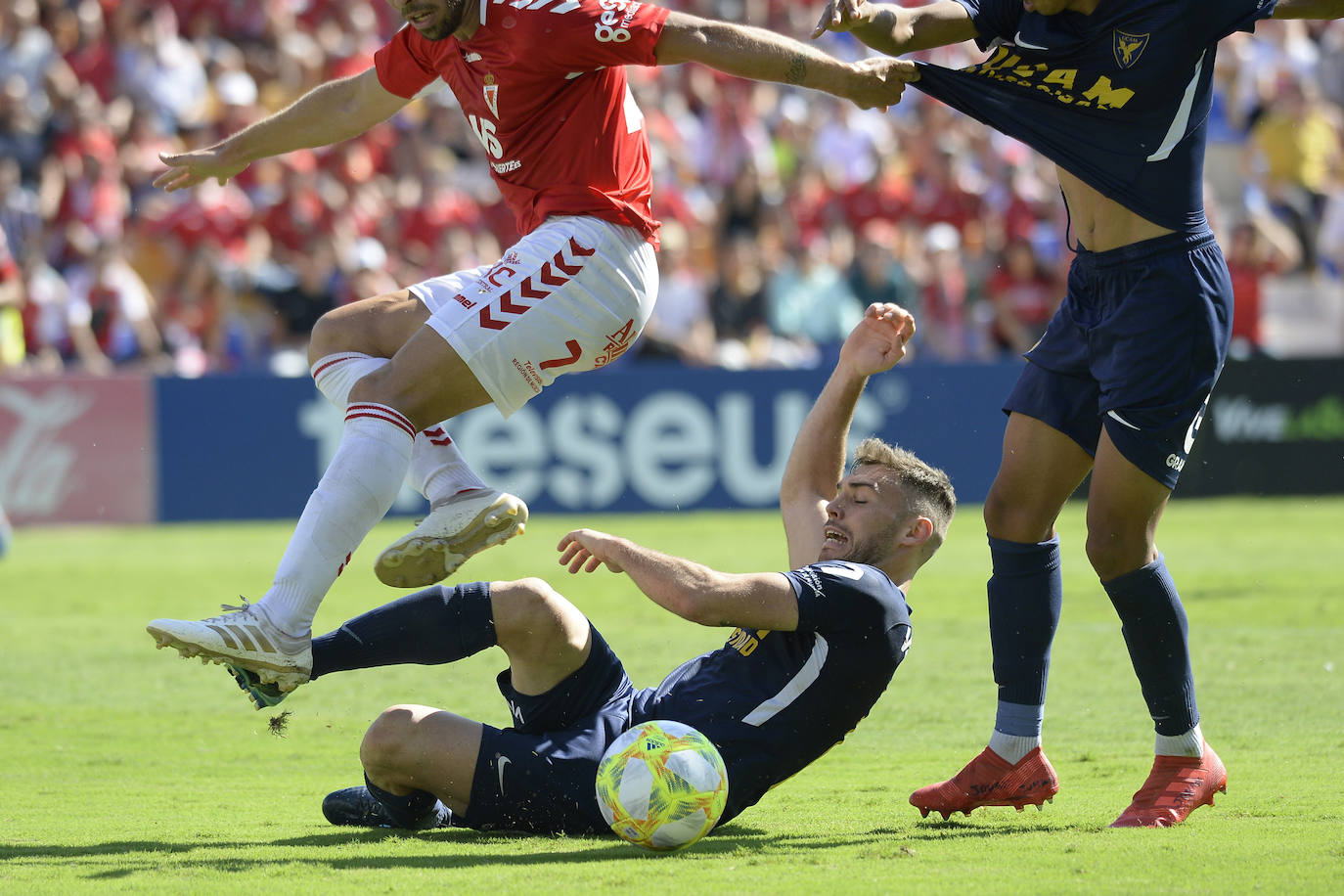 El Murcia fue el vencedor moral de un encuentro en el que el UCAM no dio la talla y en el que ambos equipos apenas generaron ocasiones de gol