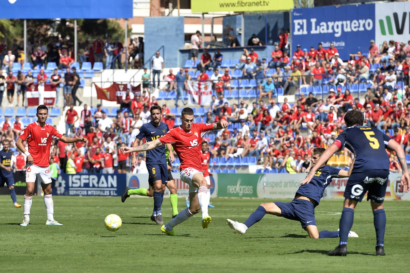 El Murcia fue el vencedor moral de un encuentro en el que el UCAM no dio la talla y en el que ambos equipos apenas generaron ocasiones de gol