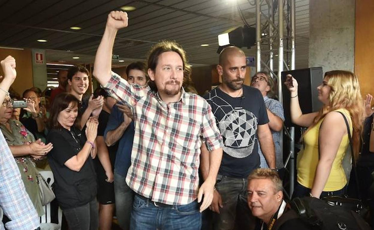 Pablo Iglesias, este viernes, antes de intervenir en el acto de Unidas Podemos en el Auditorio Víctor Villegas. 