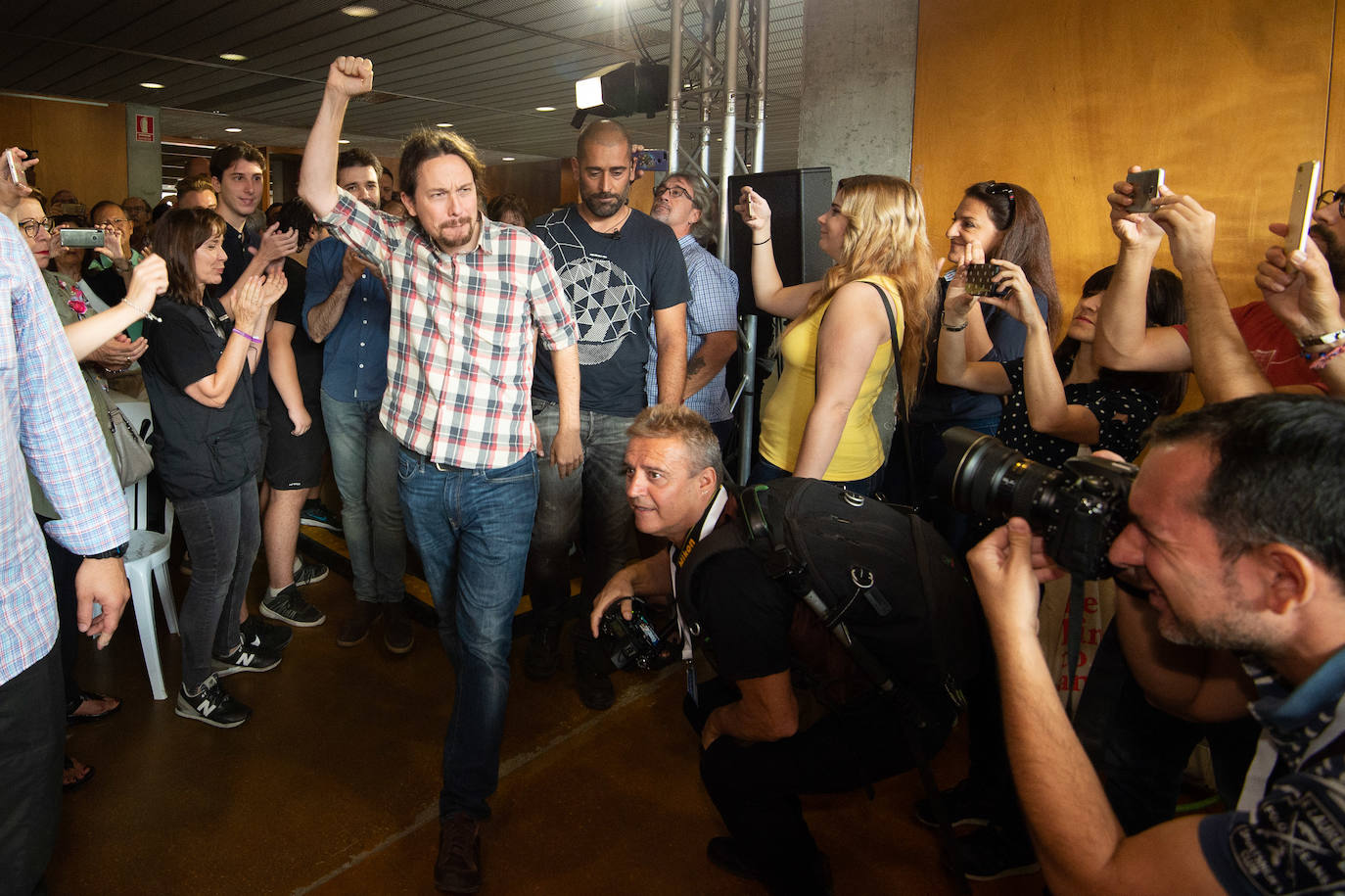 El líder de Unidas Podemos comprueba en Murcia el músculo de su formación en un acto en que no hubo mención a la marcha de Urralburu