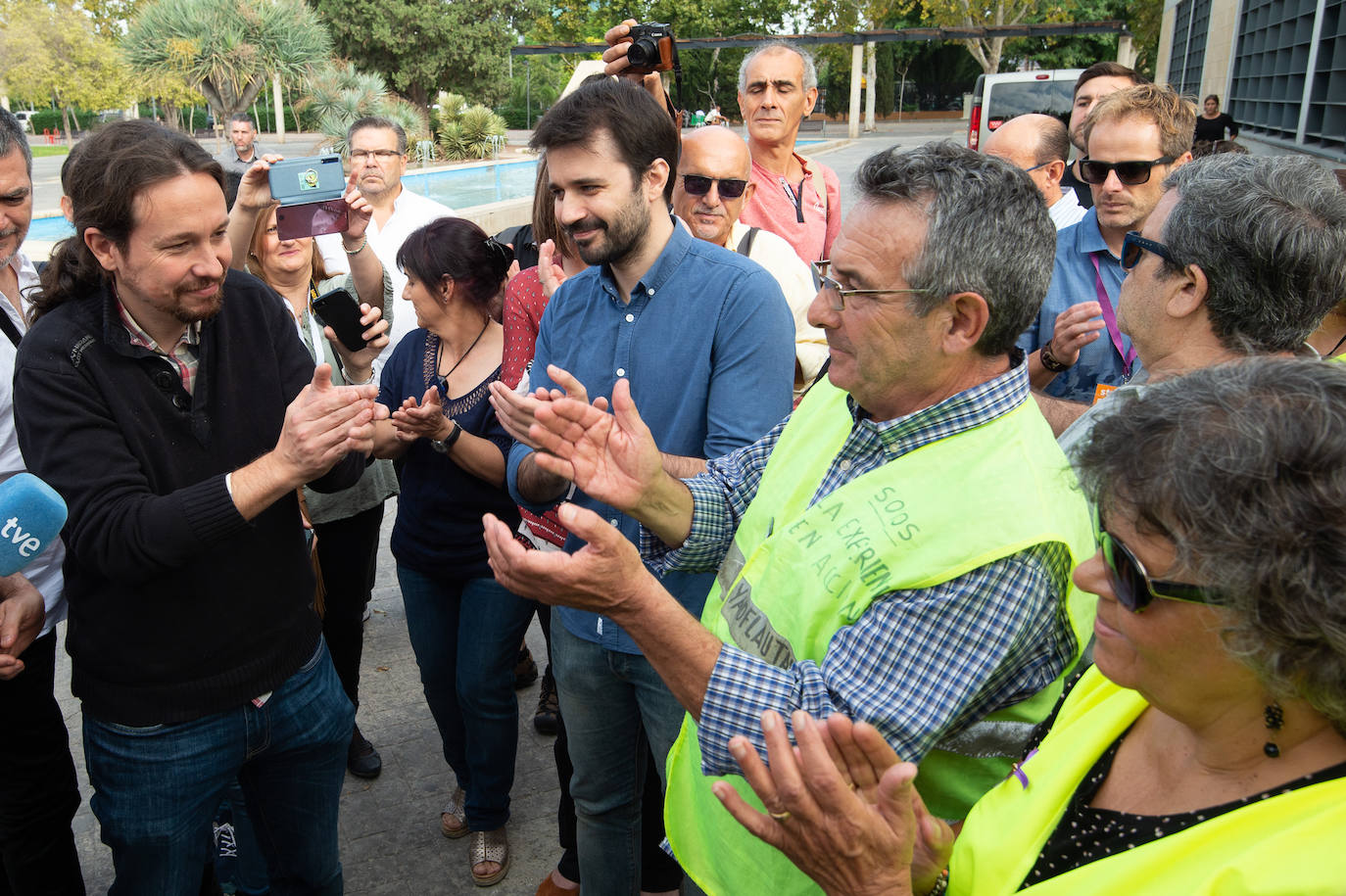 El líder de Unidas Podemos comprueba en Murcia el músculo de su formación en un acto en que no hubo mención a la marcha de Urralburu