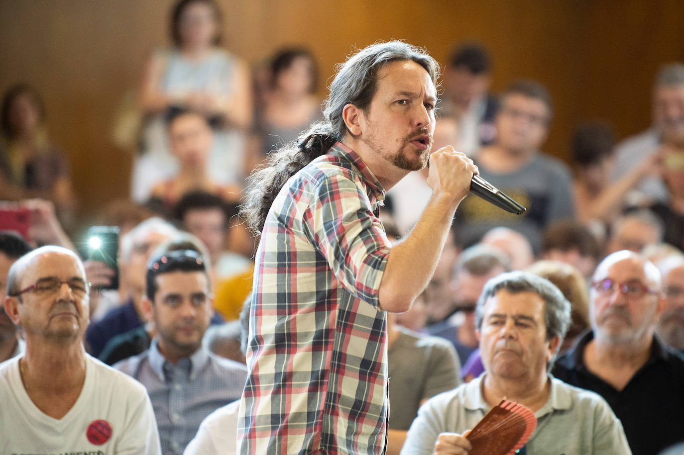 El líder de Unidas Podemos comprueba en Murcia el músculo de su formación en un acto en que no hubo mención a la marcha de Urralburu