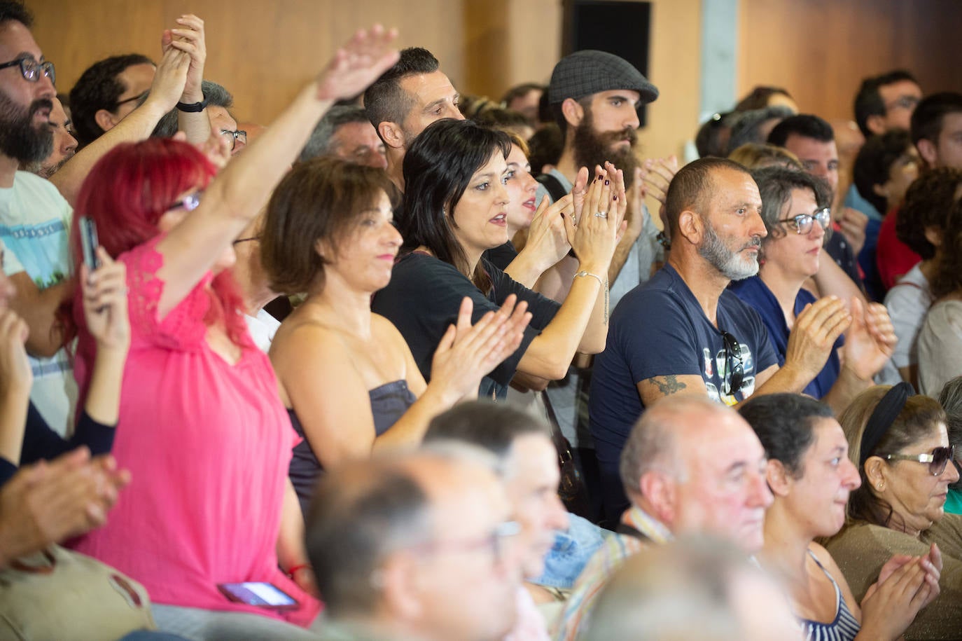 El líder de Unidas Podemos comprueba en Murcia el músculo de su formación en un acto en que no hubo mención a la marcha de Urralburu