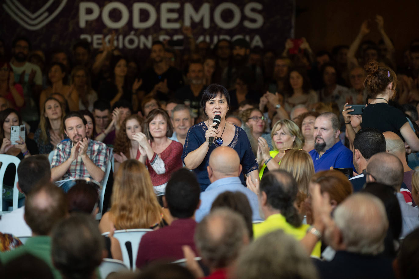 El líder de Unidas Podemos comprueba en Murcia el músculo de su formación en un acto en que no hubo mención a la marcha de Urralburu