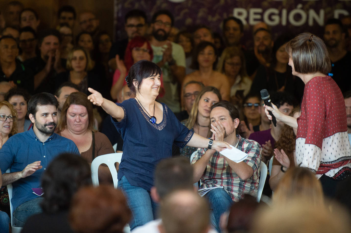 El líder de Unidas Podemos comprueba en Murcia el músculo de su formación en un acto en que no hubo mención a la marcha de Urralburu