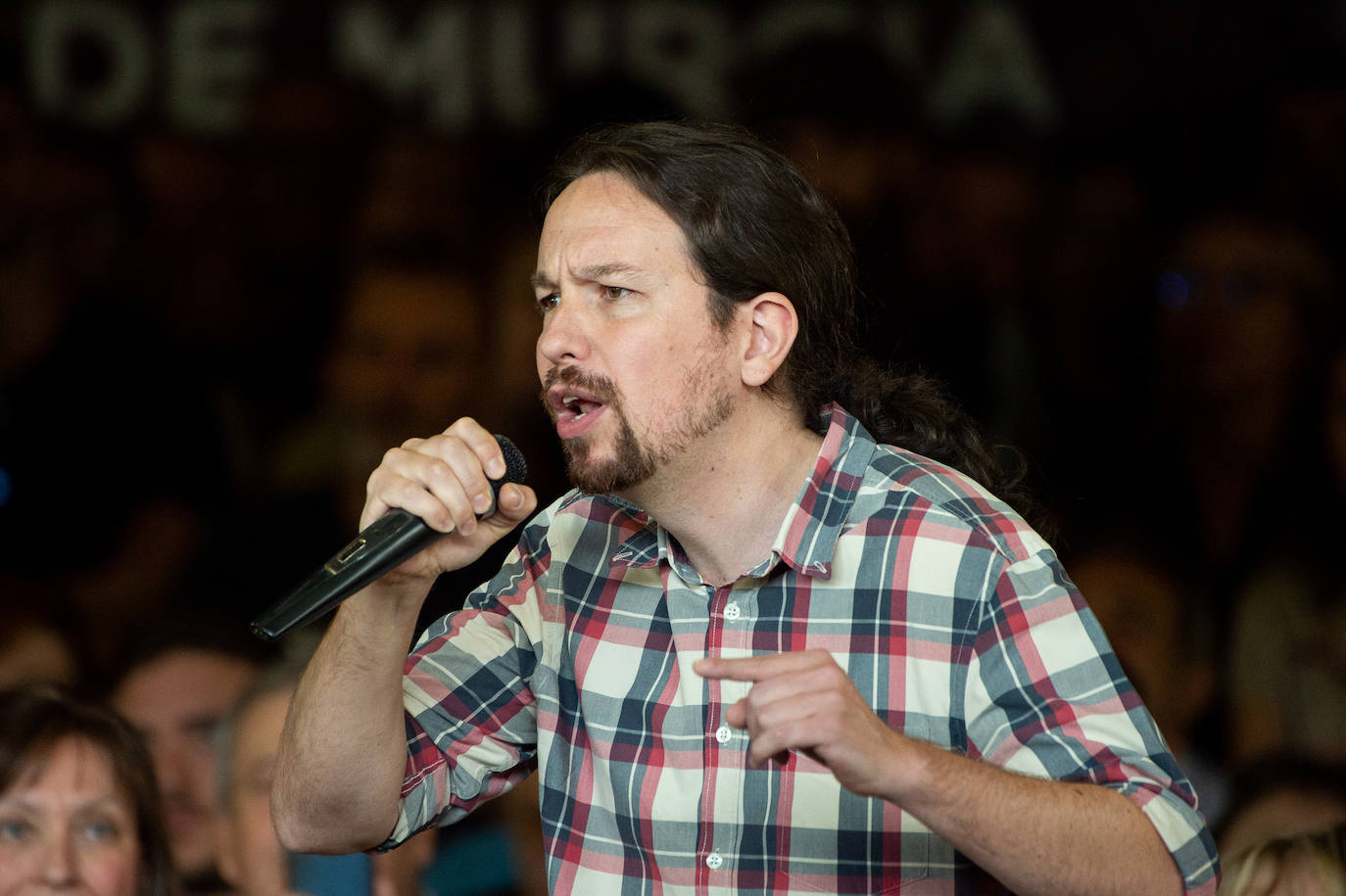 El líder de Unidas Podemos comprueba en Murcia el músculo de su formación en un acto en que no hubo mención a la marcha de Urralburu