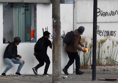 Imagen secundaria 1 - Lenín Moreno decreta el toque de queda en Quito