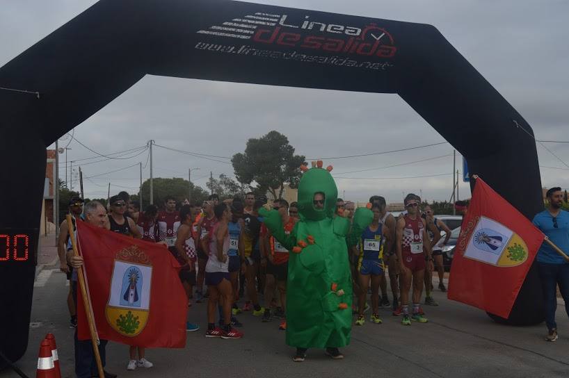 El ganador masculino completa los 9 kilómetros del recorrido en 29:44 minutos, por los 34:23 para la corredora del Mobel Automenor Running Team