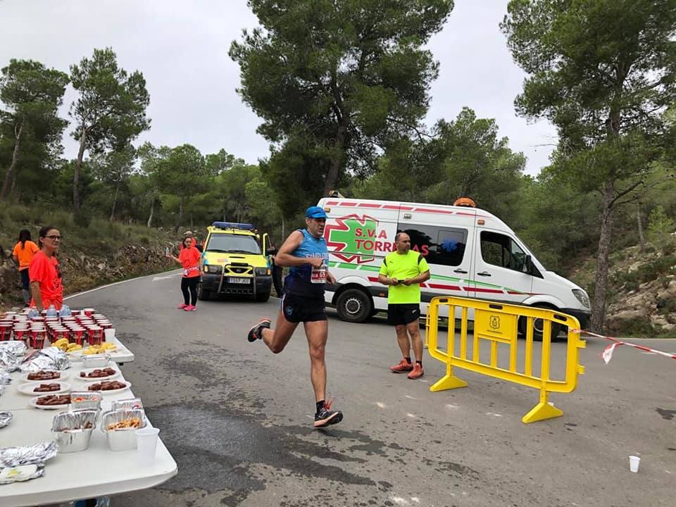 El atleta del Mobel Automenor Running Team Iván Hernández se lleva la prueba de 12 kilómetros con un tiempo de 46:10 minutos, por los 1:02:37 para la ganadora femenina, Sabina María Rico