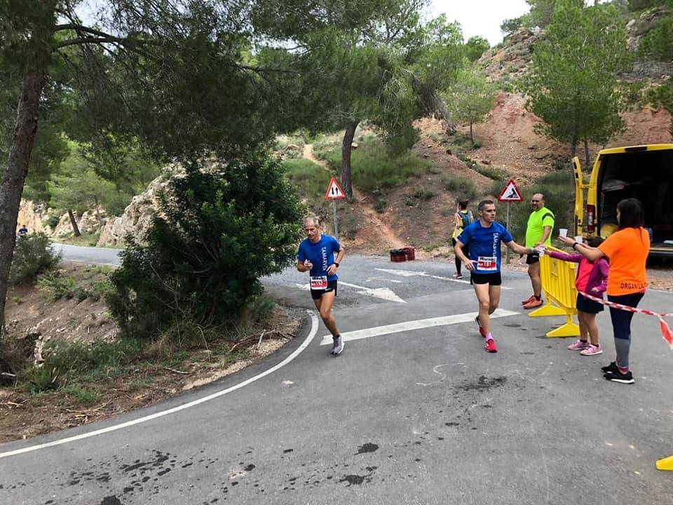 El atleta del Mobel Automenor Running Team Iván Hernández se lleva la prueba de 12 kilómetros con un tiempo de 46:10 minutos, por los 1:02:37 para la ganadora femenina, Sabina María Rico