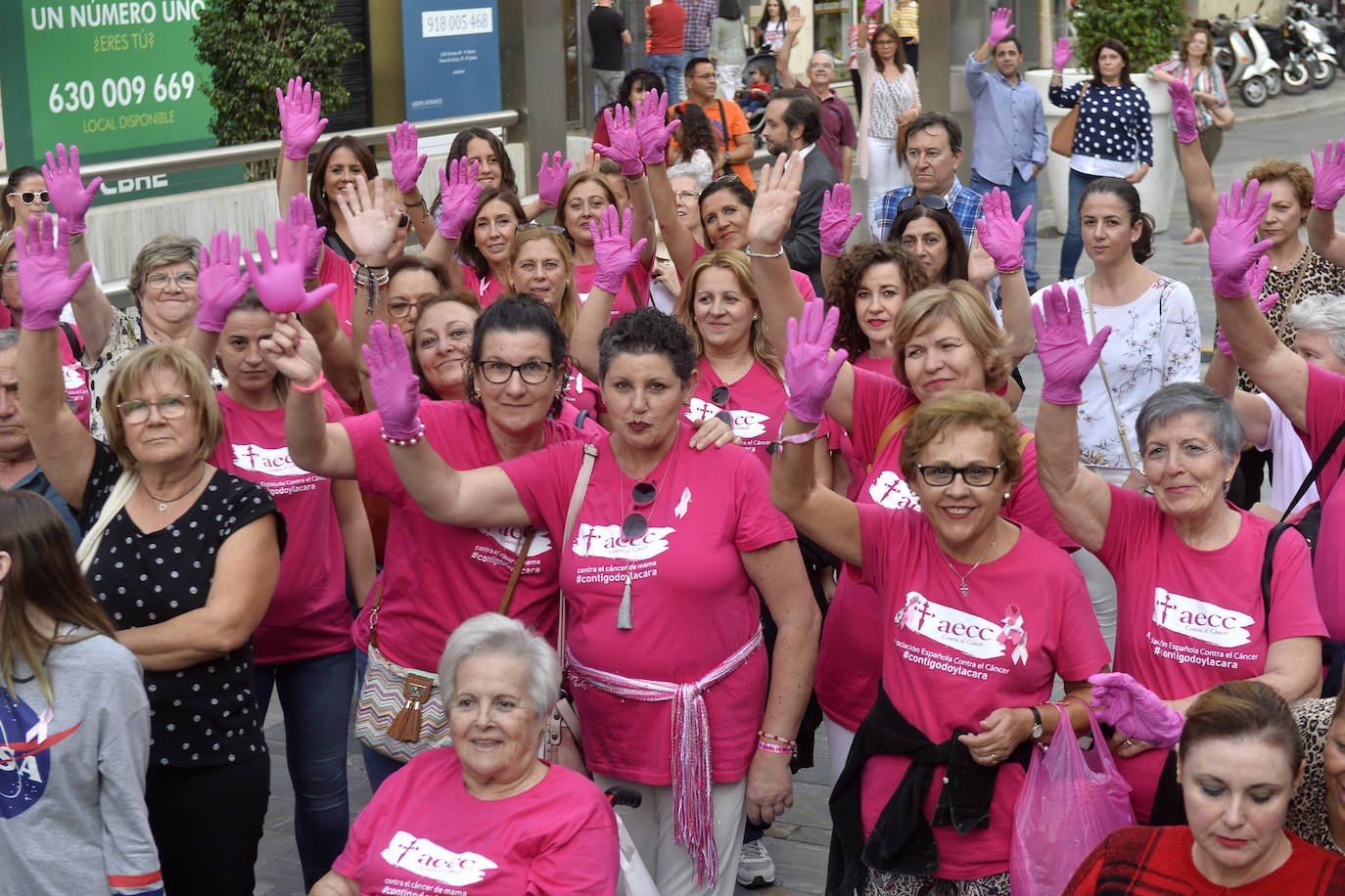 La AECC celebró este viernes un homenaje a las mujeres diagnosticadas de la enfermedad