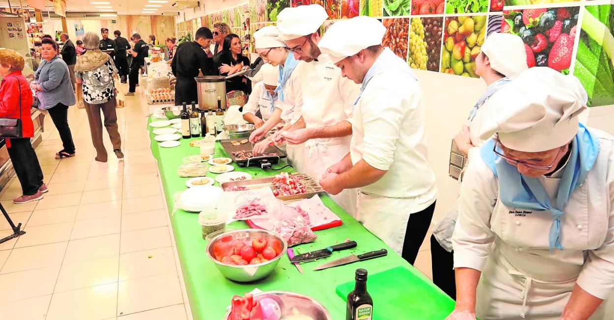 Recogida de alimentos en Lorca.