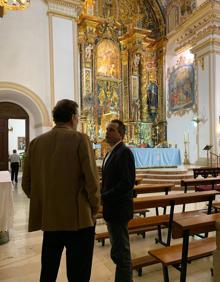 Imagen secundaria 2 - Rajoy, Sáenz de Santamaría y Médez de Vigo, durante su visita a la localidad. 