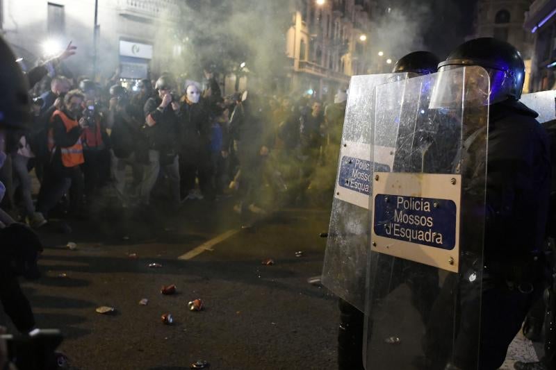 Fotos: La violencia vuelve a las calles de Barcelona