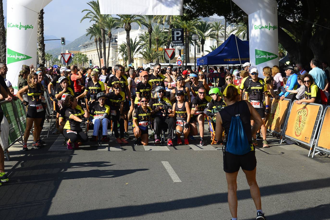 Antonio Martínez y Wafiya Benali ganan en la carrera al Faro en una jornada que reunió a más de 3.500 corredores y que también tuvo como vencedores a Sergio Fernández y Almudena García en los seis kilómetros. 