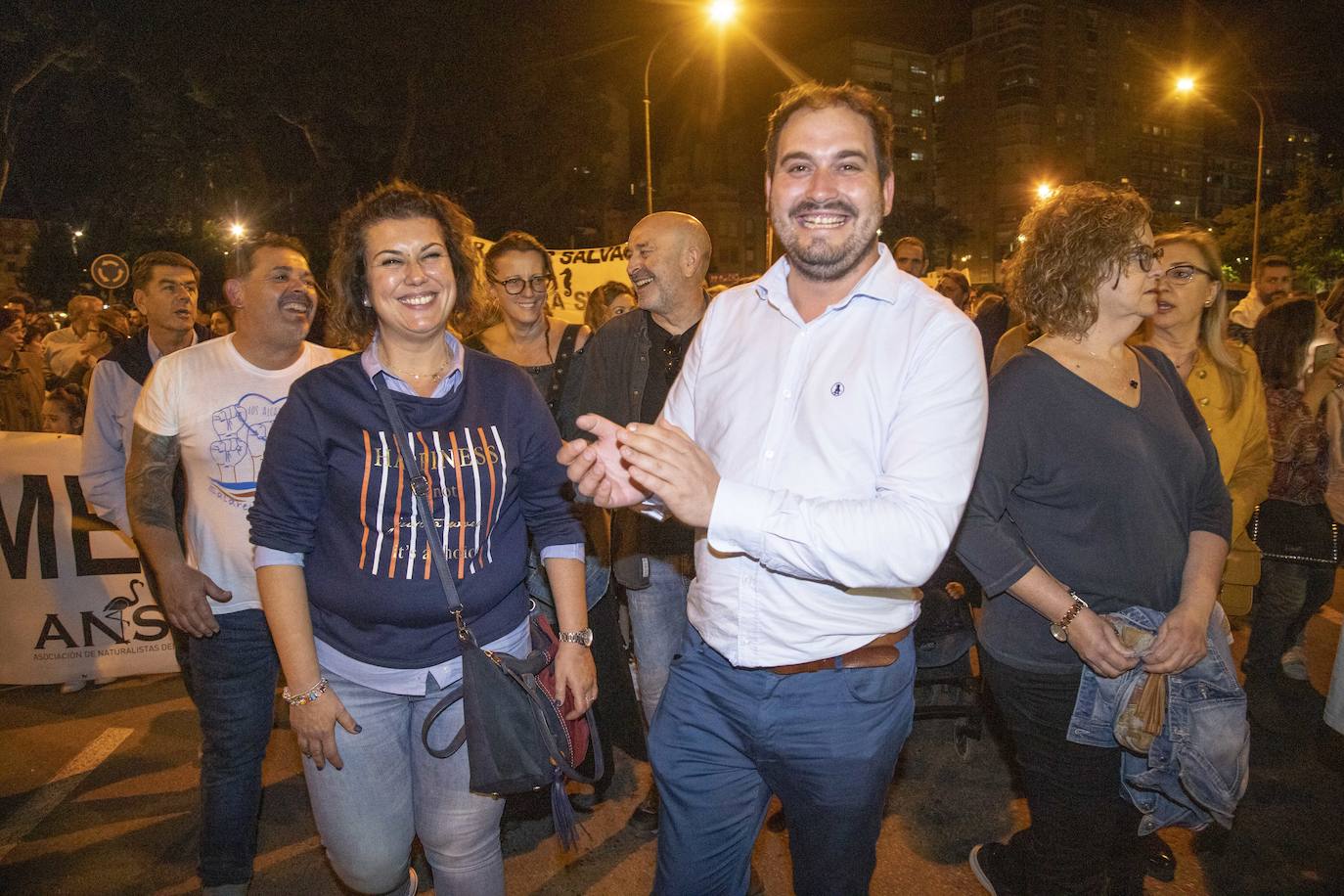 Unas 55.000 personas claman contra la contaminación y reclaman soluciones para «salvar» la laguna.
