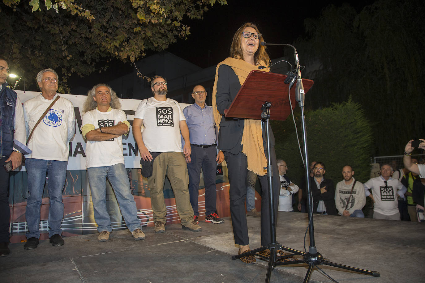 Unas 55.000 personas claman contra la contaminación y reclaman soluciones para «salvar» la laguna.