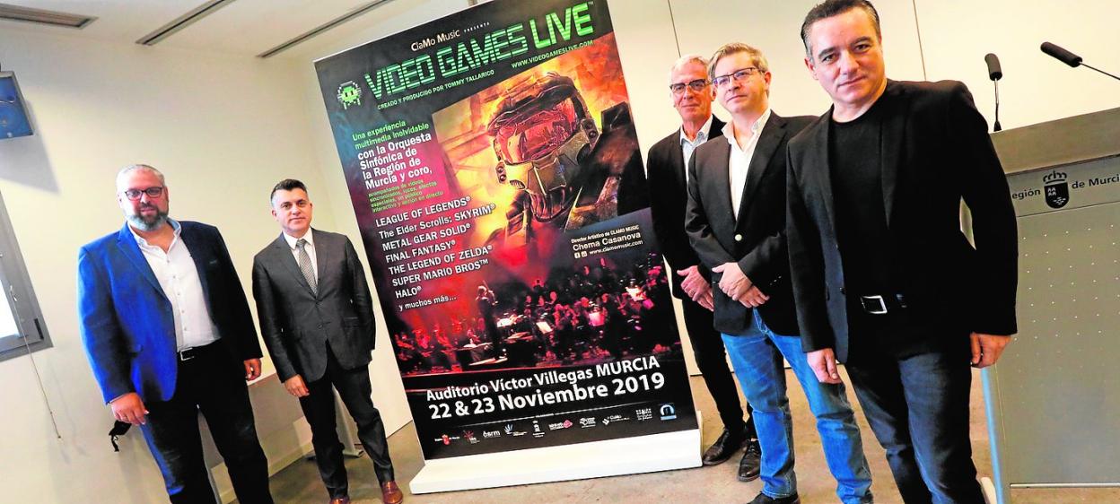 Alberto Garre, Juan Antonio Lorca, Antonio Contreras, Chema Casanova y Antonio Álvarez, ayer, en la presentación del evento. 