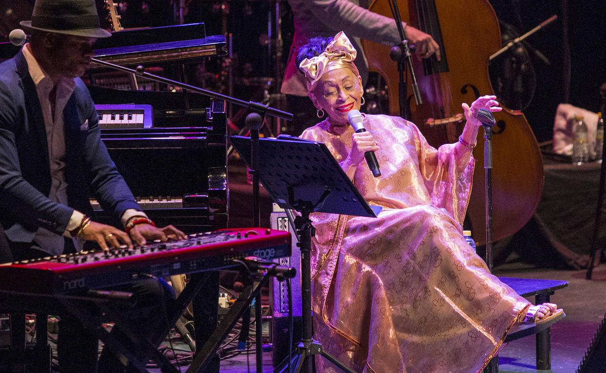 La cantante cubana abrió ayer la 39 edición del festival Cartagena Jazz. 