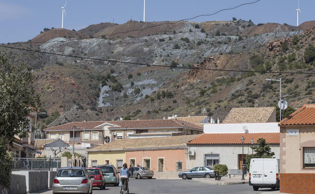 Viviendas de Portmán, a los pies de la Sierra Minera.