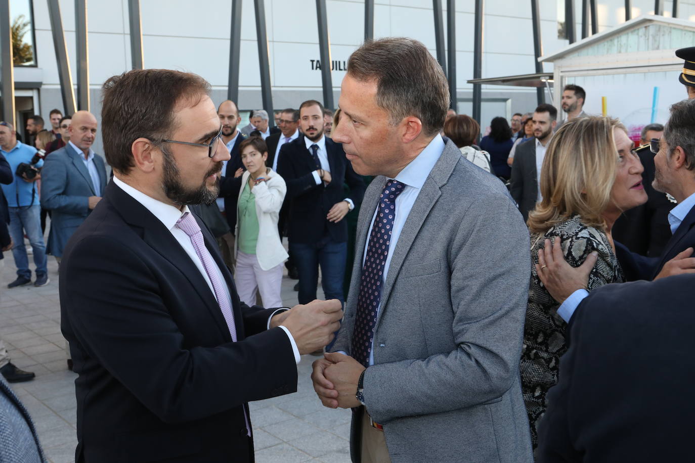 El presidente López Miras y el alcalde destacan la importancia de un sector que en la Región cuenta con 1.500 granjas.