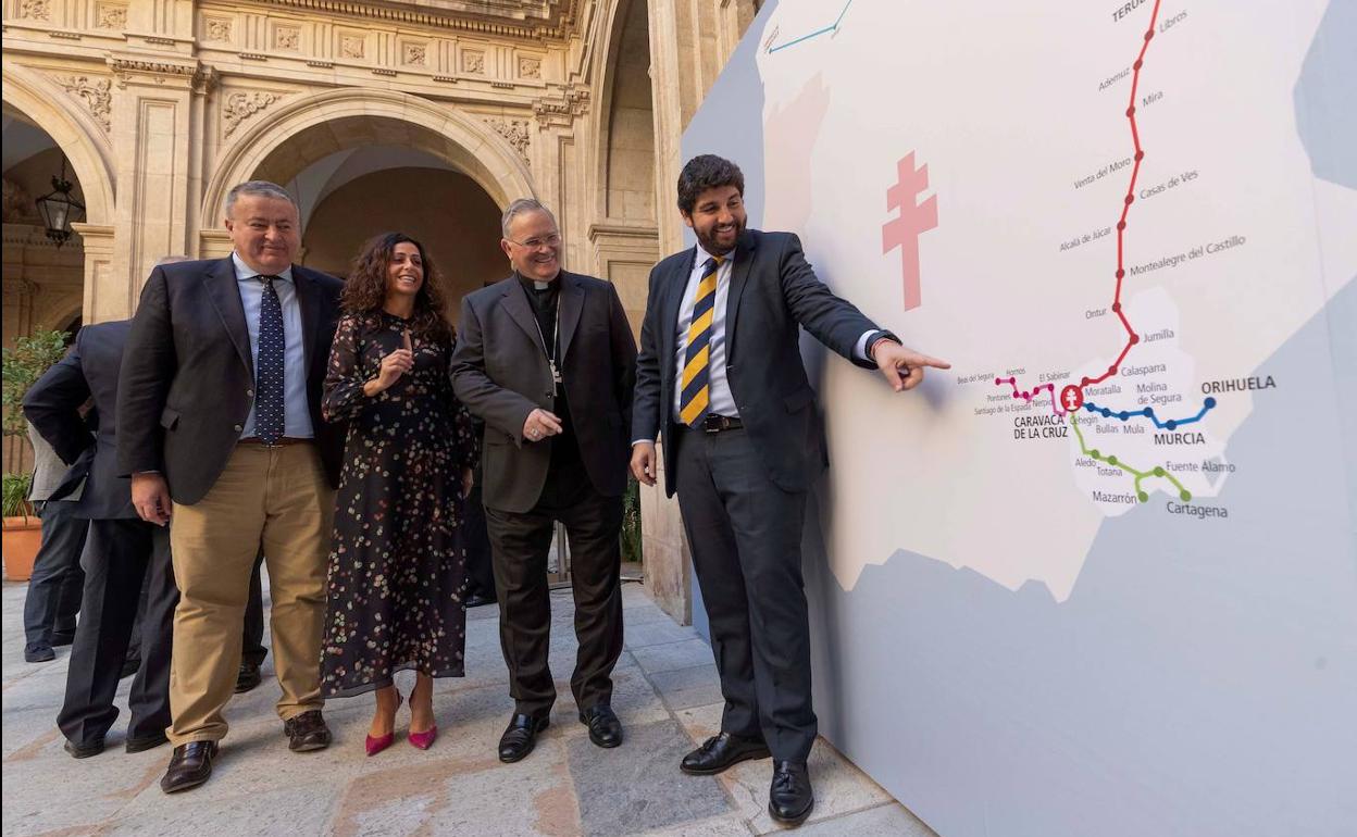 Francisco Bernabé, Cristina Sánchez, José Manuel Lorca Planes y fernando López Miras, durante la presentación.