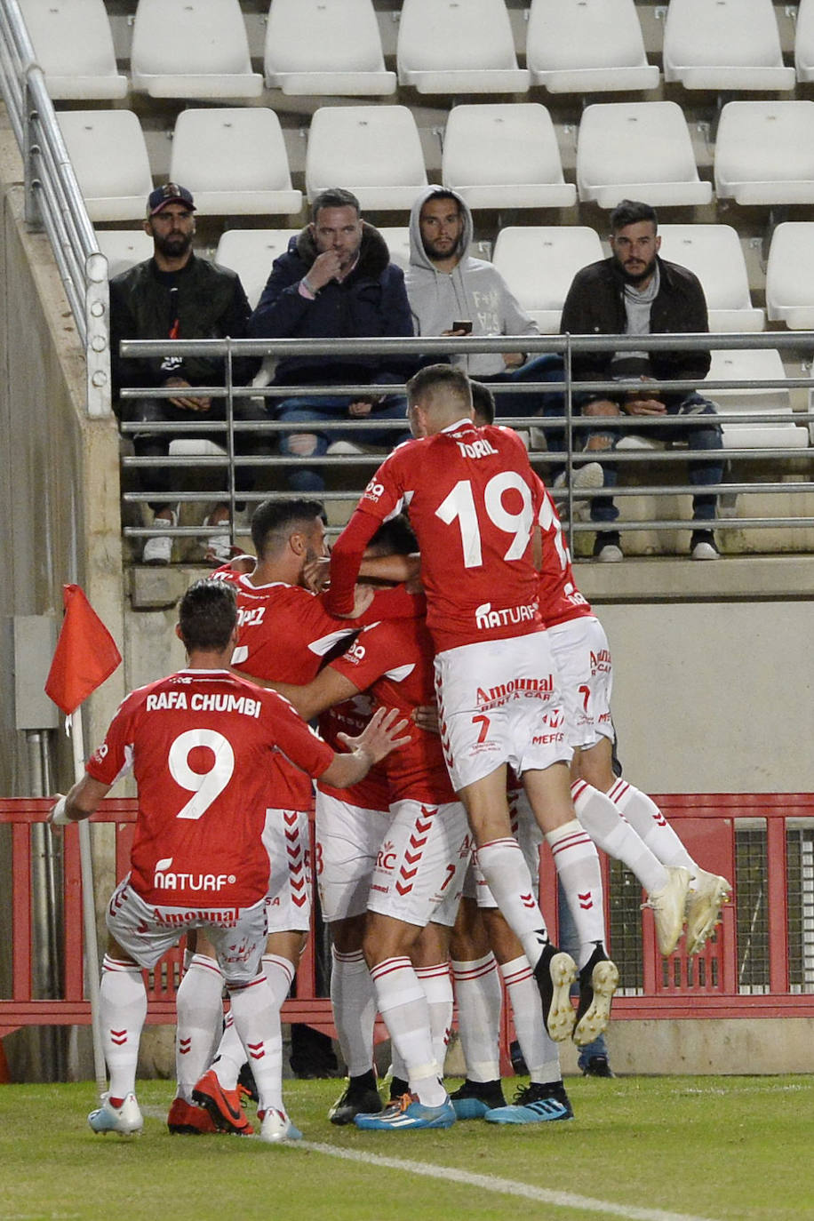 El técnico grana consigue meter al Real Murcia en la Copa del Rey tras superar tres rondas y logra uno de los objetivos marcados por la directiva esta temporada
