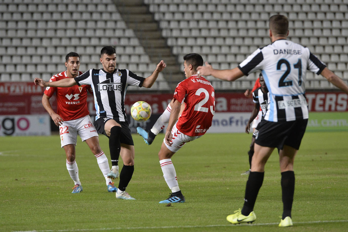 El técnico grana consigue meter al Real Murcia en la Copa del Rey tras superar tres rondas y logra uno de los objetivos marcados por la directiva esta temporada