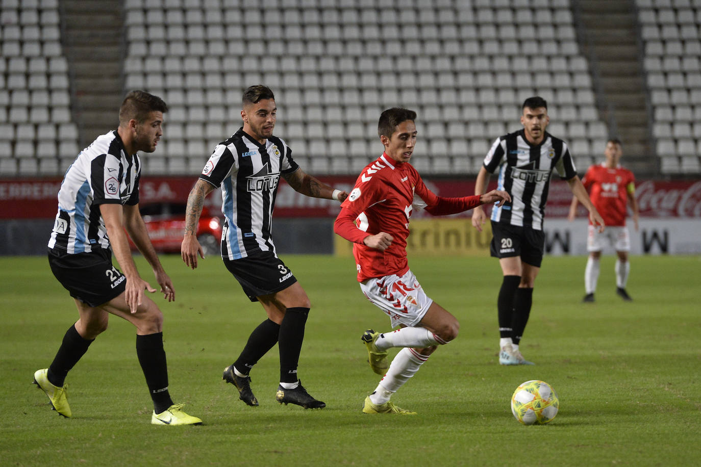 El técnico grana consigue meter al Real Murcia en la Copa del Rey tras superar tres rondas y logra uno de los objetivos marcados por la directiva esta temporada