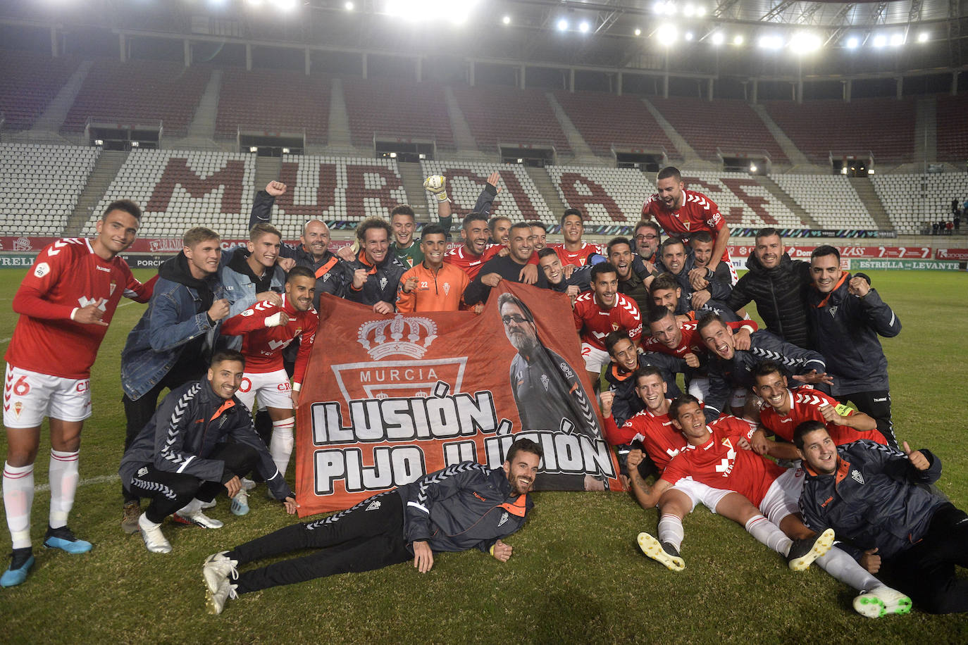 El técnico grana consigue meter al Real Murcia en la Copa del Rey tras superar tres rondas y logra uno de los objetivos marcados por la directiva esta temporada