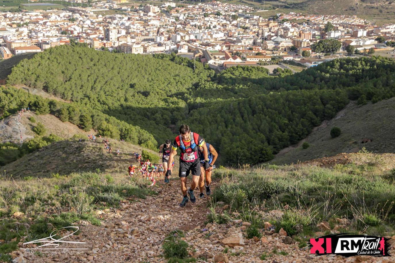 La cartagenera Isabel Pelegrín y el unionense Cisco Díaz Pozo ganan la XI Roller Masters, con 400 corredores por la Sierra Minera y el parque de Calblanque.