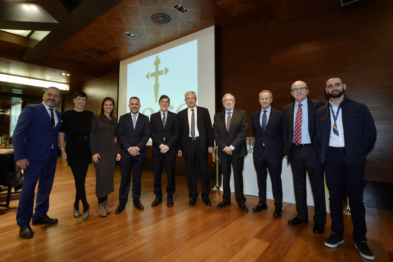 La delegación en la Región de Murcia de la Asociación Española Contra el Cáncer (AECC) celebró su cena benéfica, en la que hizo entrega de sus premios.