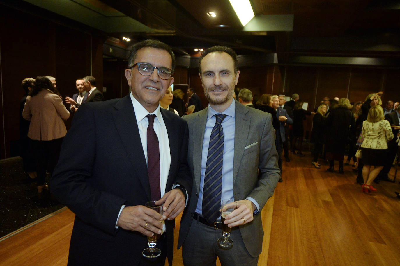 La delegación en la Región de Murcia de la Asociación Española Contra el Cáncer (AECC) celebró su cena benéfica, en la que hizo entrega de sus premios.