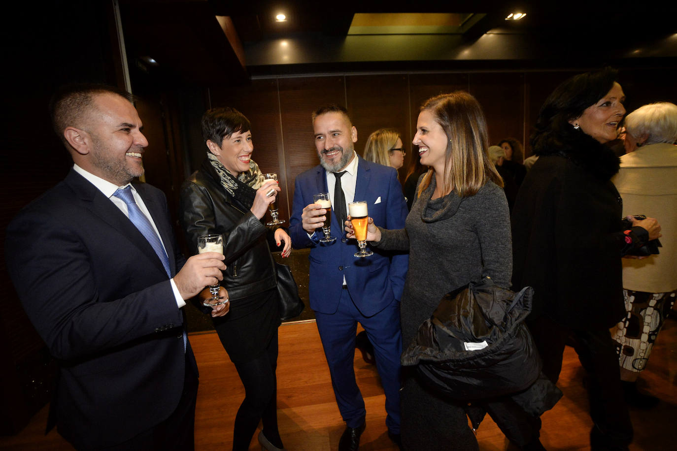 La delegación en la Región de Murcia de la Asociación Española Contra el Cáncer (AECC) celebró su cena benéfica, en la que hizo entrega de sus premios.