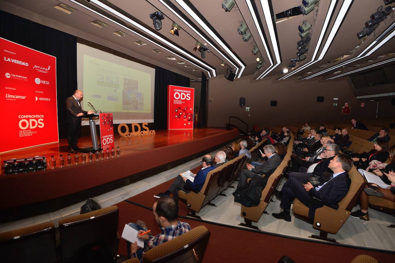 Expertos y directivos destacan en un foro de LA VERDAD las iniciativas puestas en marcha para a cumplir los 17 objetivos que marca la ONU antes de 2030.