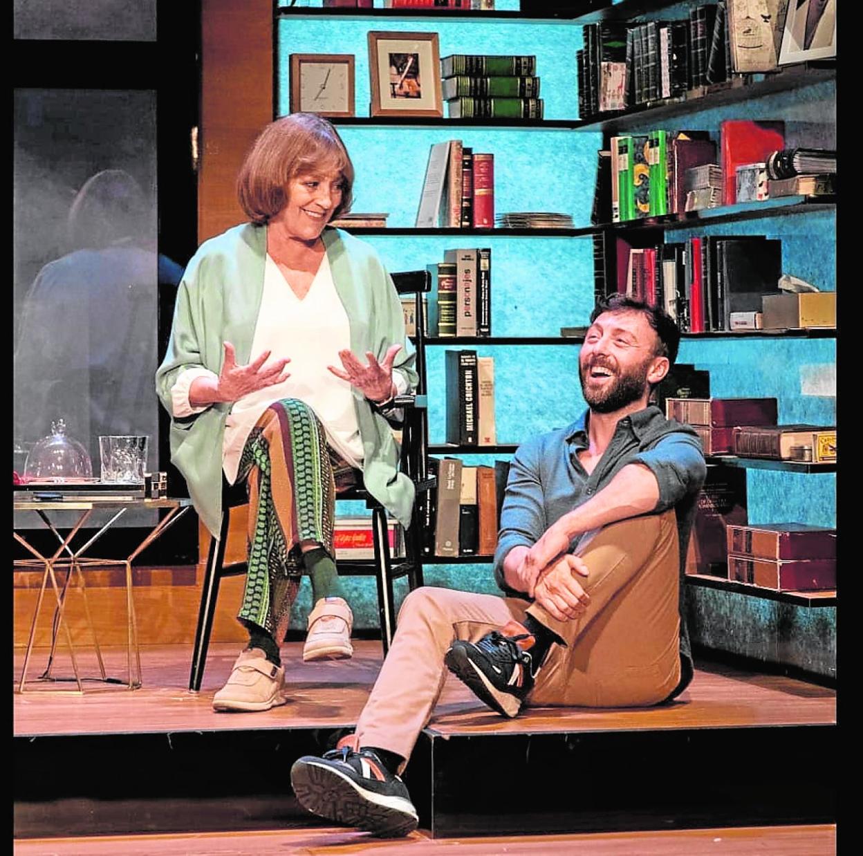 Carmen Maura y Dafnis Balduz en 'La Golondrina'. 