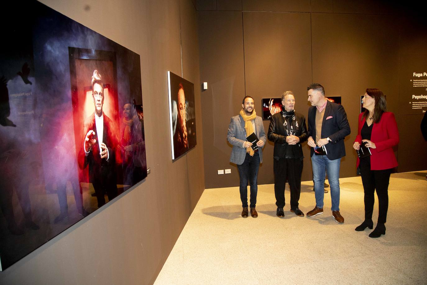 El Festival Internacional de Cine de Cartagena (FICC) inauguró, con motivo de su 48 edición, la exposición 'Psychogenic Fugue', un trabajo del estadounidense Sandro Miller que une a los actores y directores John Malkovich y David Lynch.