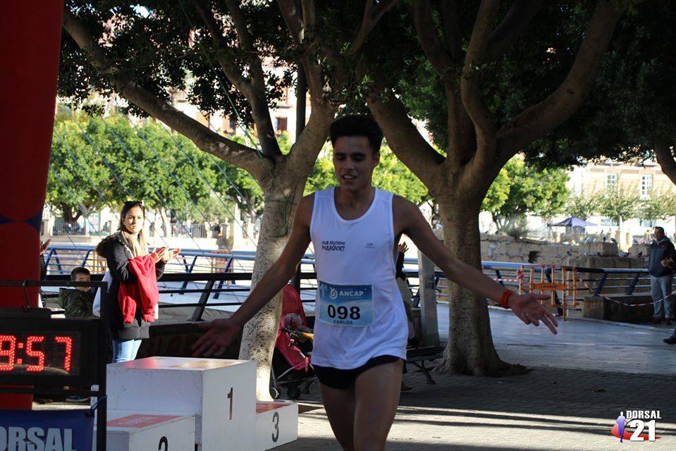 El atleta de la UCAM completa los 6 kilómetros en 19:09 minutos, por los 23:04 de la corredora del Bitec Tri Impulso