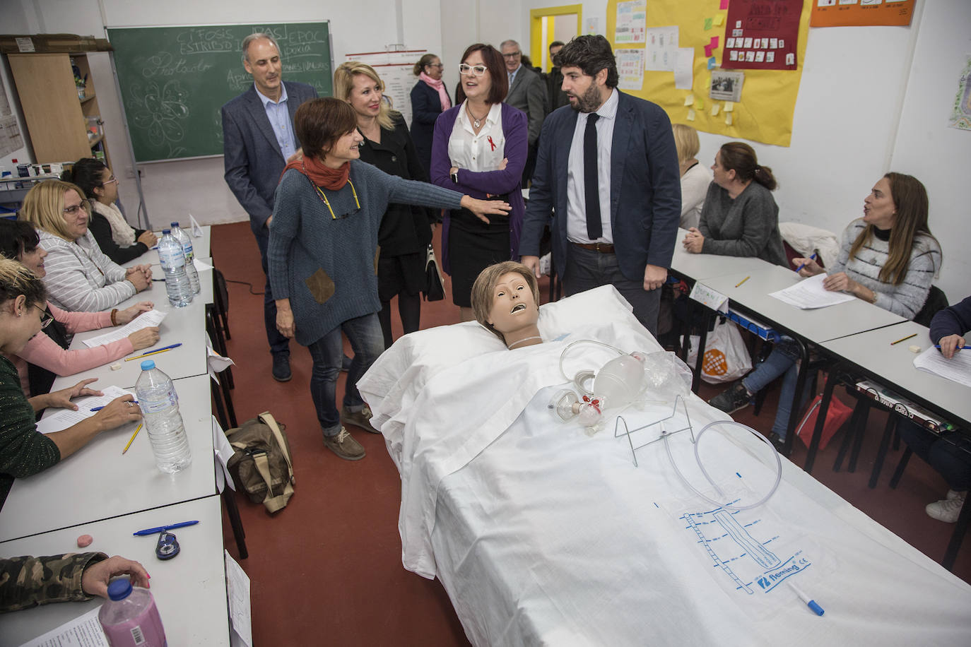 El Ayuntamiento y la Comunidad reafirman su apoyo a la fundación, que trabaja para la integración de personas con sida y con discapacidad.