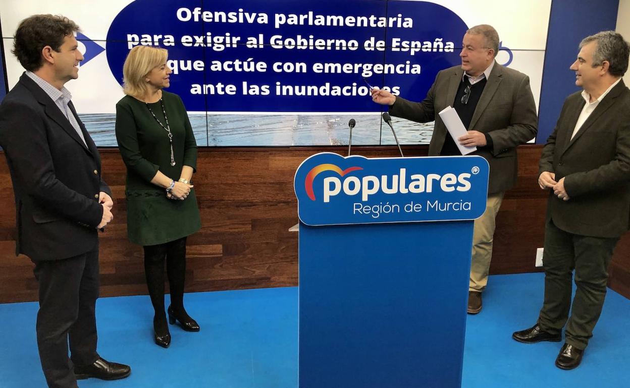Juan Luis Pedreño, Violante Tomás, Francisco Bernabé y Juan María Vázquez, este jueves, en una rueda de prensa del PP. 