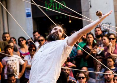 Imagen secundaria 1 - Circo Acrobático de Shanghai (arriba), 'El Principito' (abajo der.) y 'Trapezi' (abajo izq.)