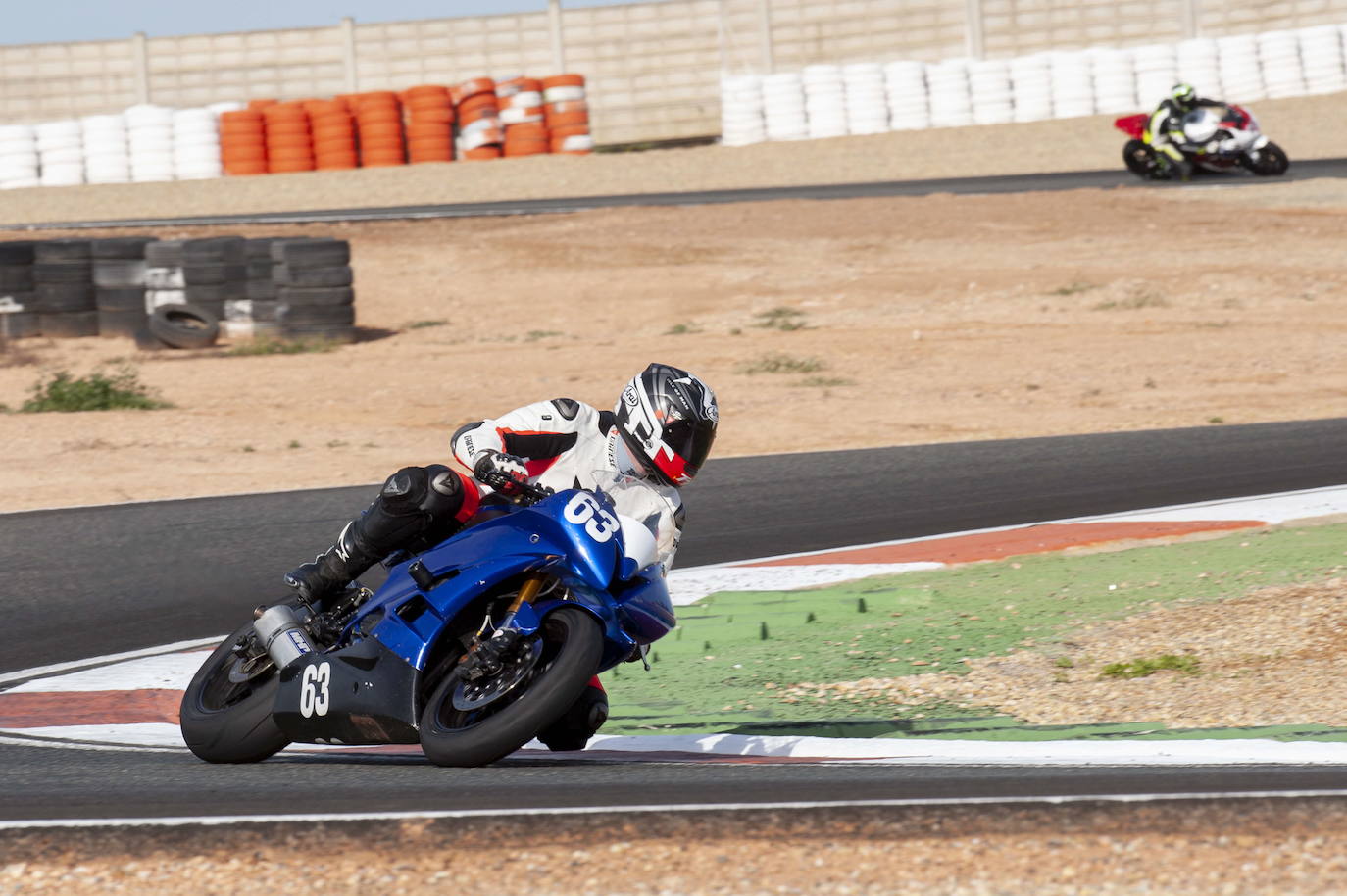 El trazado, mejorado y ensanchado, acoge también competiciones automovilísticas pero está penalizado por la falta de homologación y de apoyos.