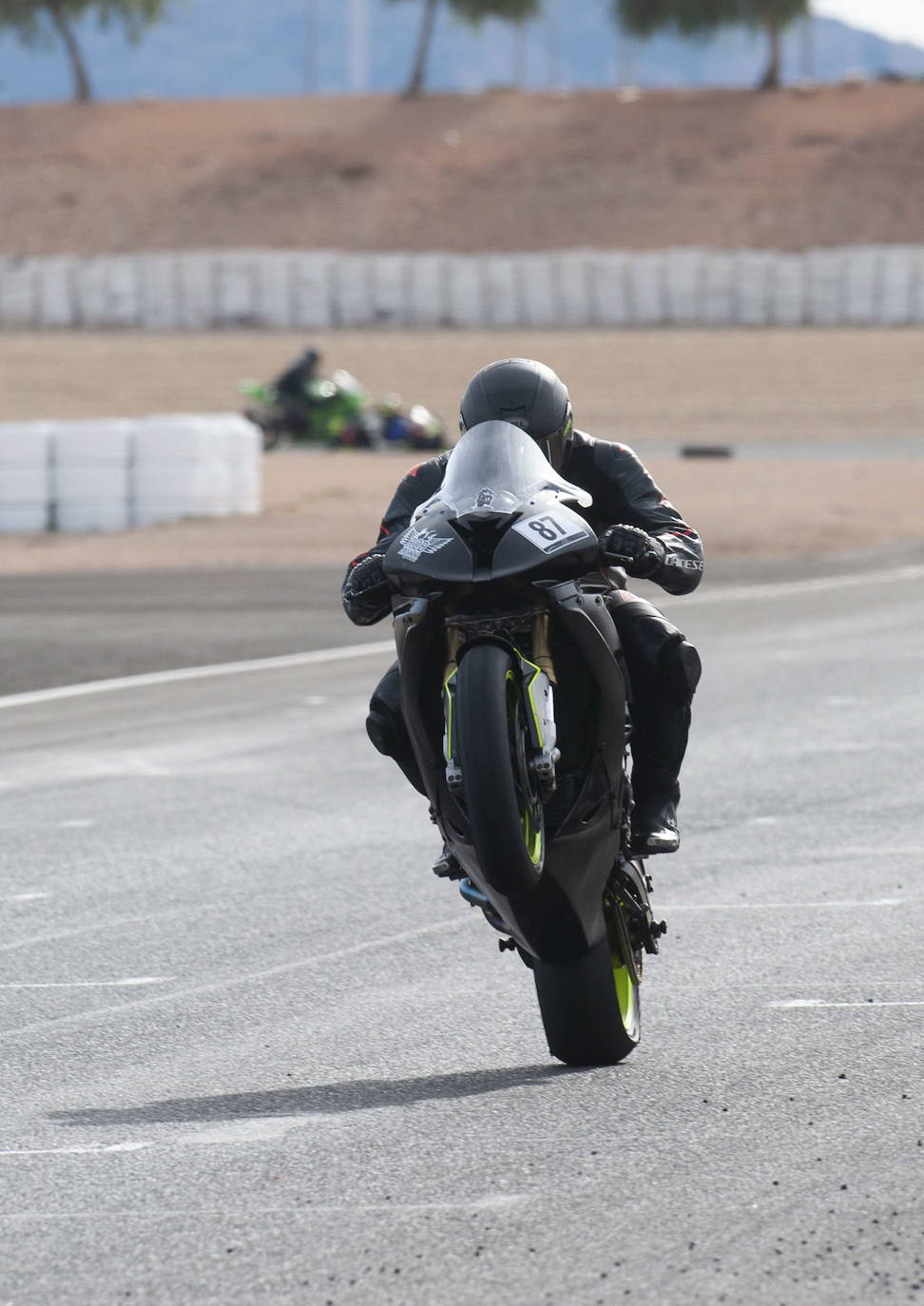 El trazado, mejorado y ensanchado, acoge también competiciones automovilísticas pero está penalizado por la falta de homologación y de apoyos.