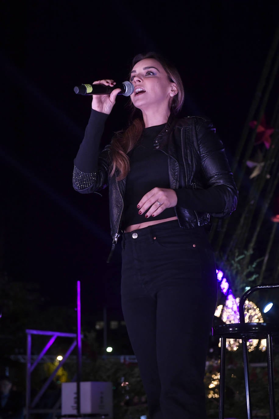 Ocho máquinas de nieve se encargaron de simular una nevada en la Plaza Circular