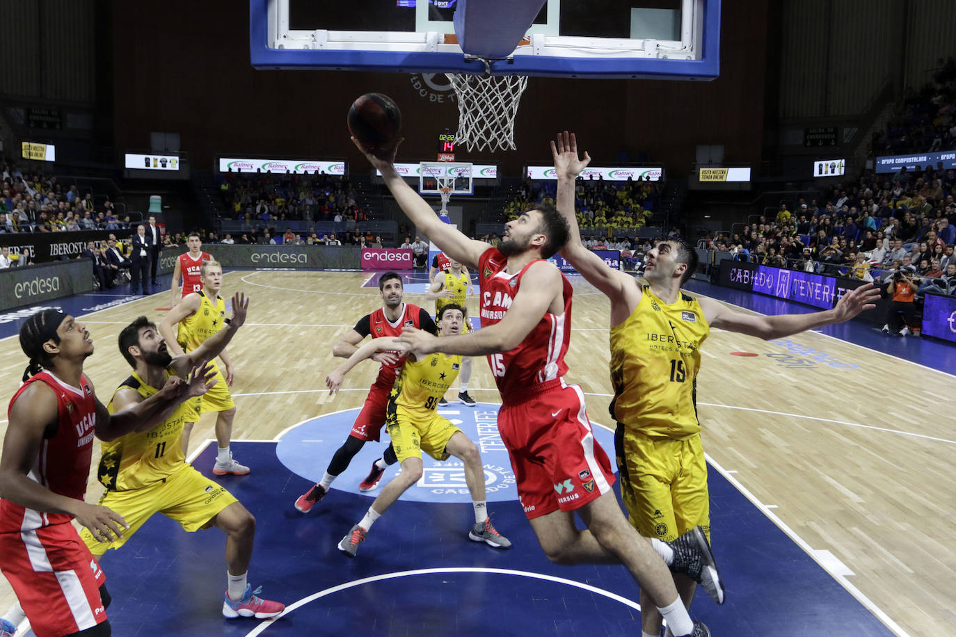 El tercer cuarto fue en el que el Iberostar cimentó su victoria frente a un equipo donde no se dieron los pasos adelante necesarios por la baja de Booker