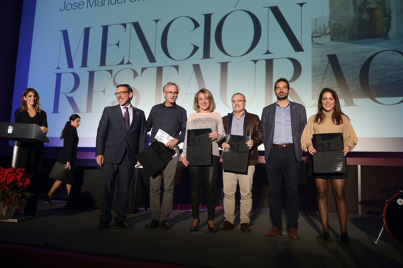 La decana, María José Peñalver, destaca el compromiso de la profesión con la sostenibilidad y la accesibilidad.