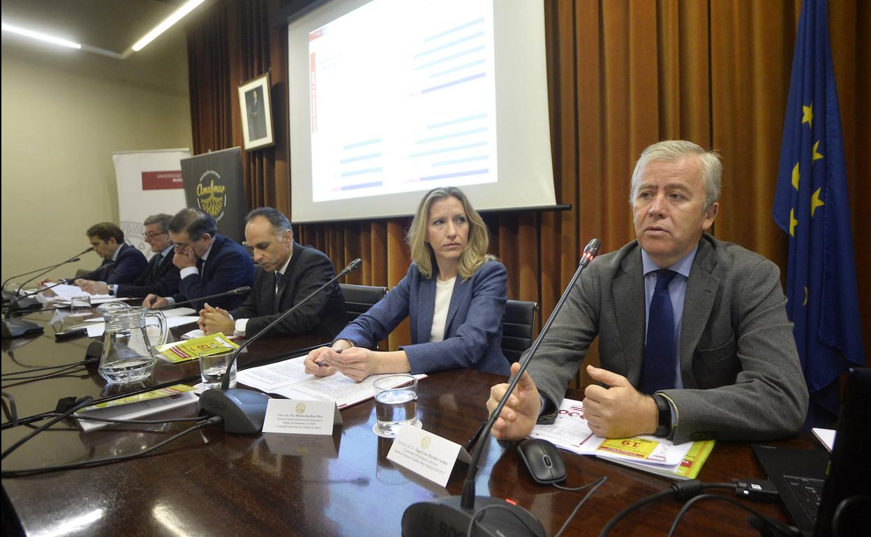 Carlos Aguilera, José Mª Tortosa, José Luján, Alejandro Díaz, María José Ros y Ángel Meroño.